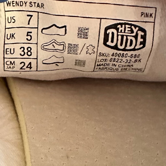 Hey Dude slip-on shoes. “Wendy Star” Pink. Size 7. Excellent condition - Picture 4 of 4